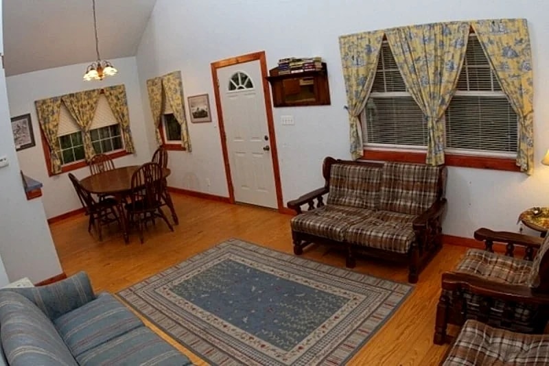 Cabin near Meramec River & Maramec Spring Park - Private Vacation Cabin in St James, Missouri, United States — photo 2
