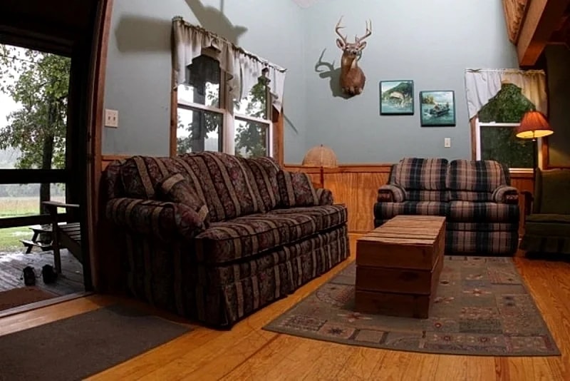 Getaway Cabin next door to Maramec Spring Park & Meramec River Trophy Trout in St James, Missouri, United States — photo 2