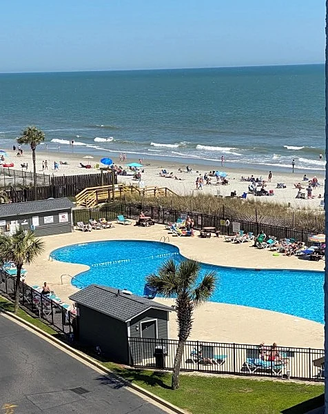 Stay in our 1BR Condo & Enjoy the Ocean, Pools & Lazy River