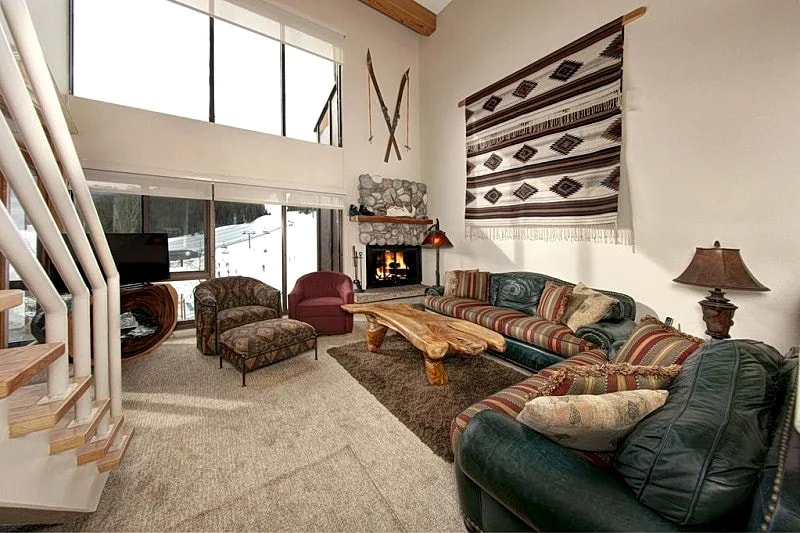 True Ski in and Ski Out Condo. Beautifully decorated with ski slope views. in Copper Mountain, Colorado, United States — photo 3