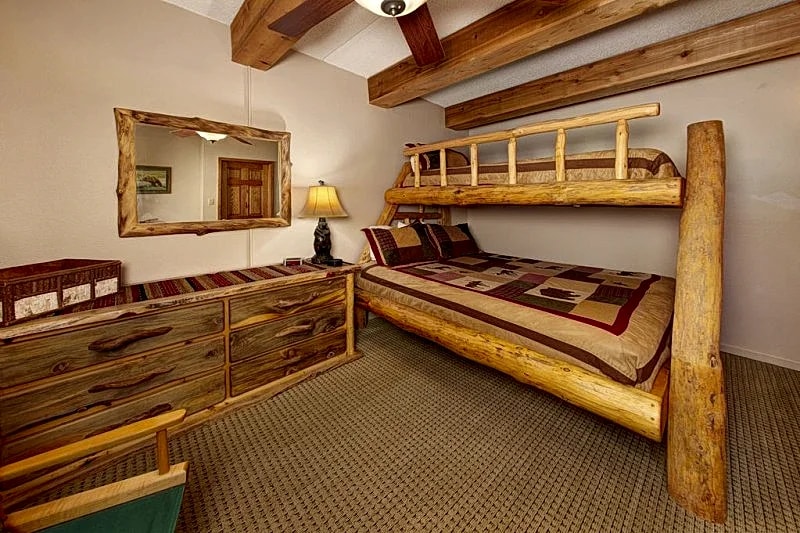 True Ski in and Ski Out Condo. Beautifully decorated with ski slope views. in Copper Mountain, Colorado, United States — photo 5