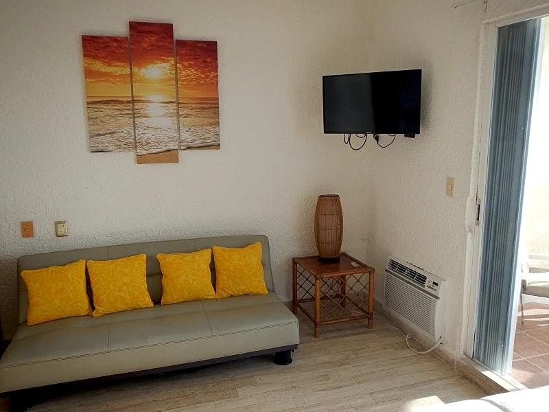 Beachfront Condo in Cancun in Cancun, Quintana Roo, Mexico — photo 4