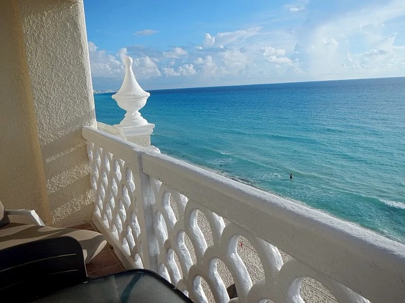 Beachfront Condo in Cancun in Cancun, Quintana Roo, Mexico — photo 2