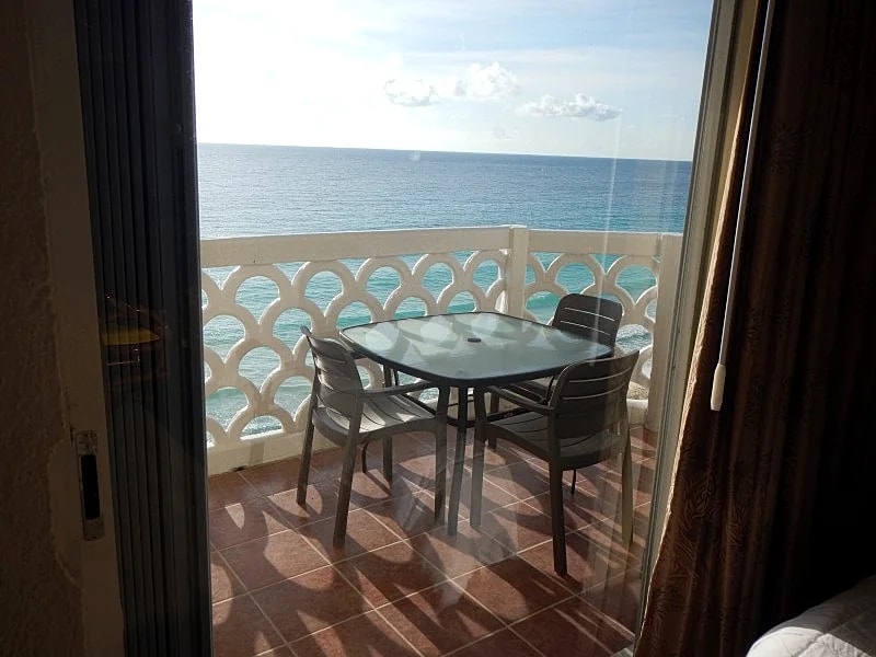 Beachfront Condo in Cancun