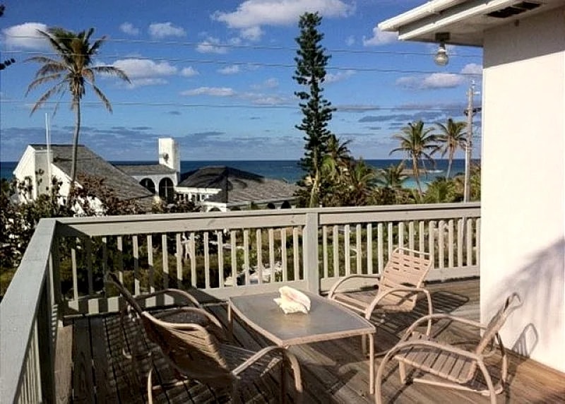 Charming and Affordable House in Prime French Leave Beach Location