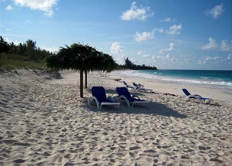 Luxury Bungalow Steps from Beach with Club Privileges, Pool, Restaurant in Eleuthera, Bahamas — photo 3