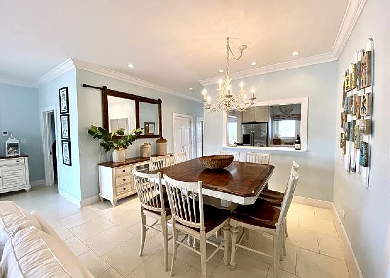 Beautiful New Home on Prestigious Banks Road, Short Walk to Beach and Tippys in Eleuthera, Bahamas — photo 5