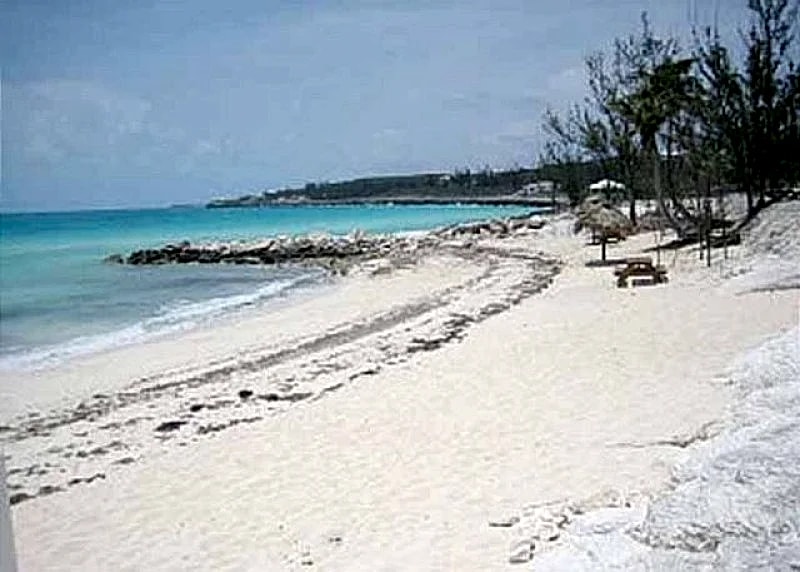 Cotton & Coconuts home 3 bedrooms 2 1/2 bath with ocean views in Eleuthera, Bahamas — photo 4