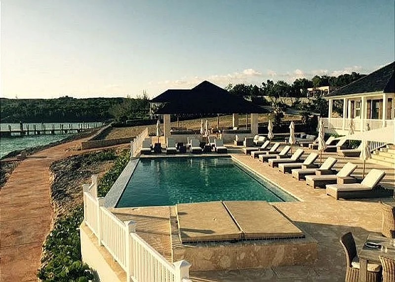 Newly Remodeled Med Point, Best Romantic Beach House, French Leave Beach