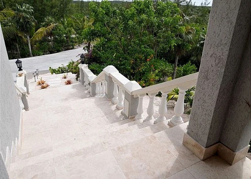Stunning Beachfront House, Walk to Tippys! Pool Table, Foosball, NEW POOL! in Eleuthera, Bahamas — photo 3