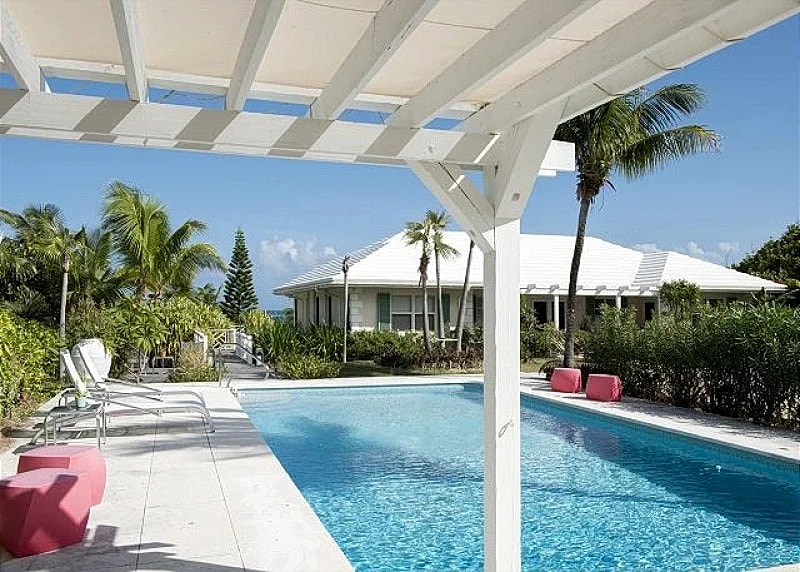 PRIVATE BEACHFRONT ESTATE WITH POOL ON MILES-LONG PINK-SAND BEACH in Eleuthera, Bahamas — photo 2