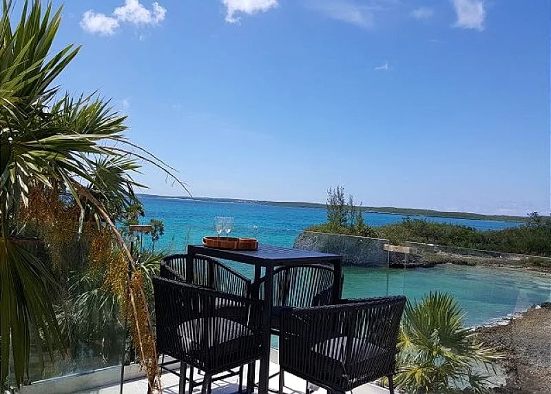 Spectacular Beachfront Estate on Calm Caribbean Cove; Private Beach, Htd.Pool in Eleuthera, Bahamas — photo 2