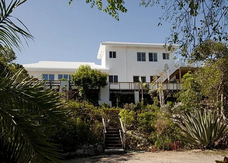 Beach Villa with Private Tennis Court on Banks Road, Walk to Tippys in Eleuthera, Bahamas — photo 3