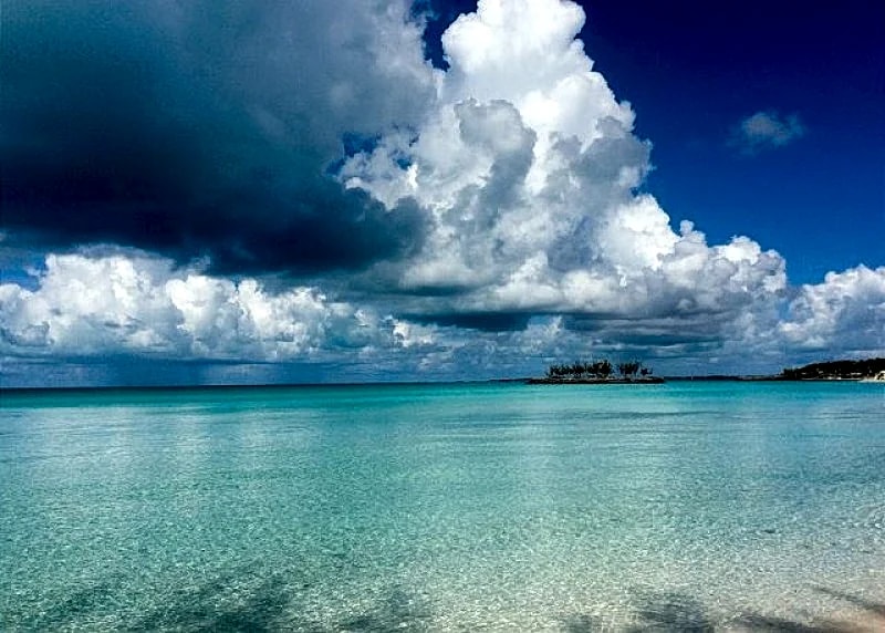 Beachfront House on the Calm Tranquil Waters of Beautiful Gaulding Cay Beach in Eleuthera, Bahamas — photo 4