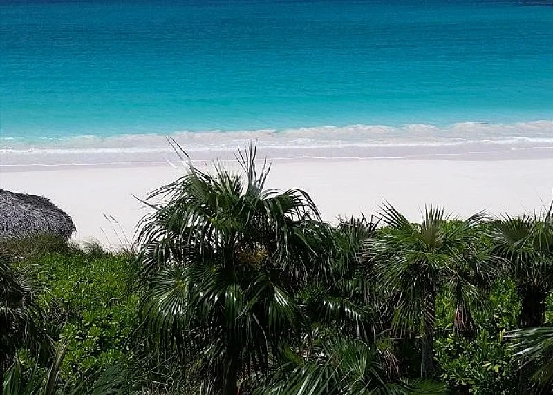 New and Luxurious Beachfront House W/ Private Pool On Prestigious Banks Road in Eleuthera, Bahamas — photo 5