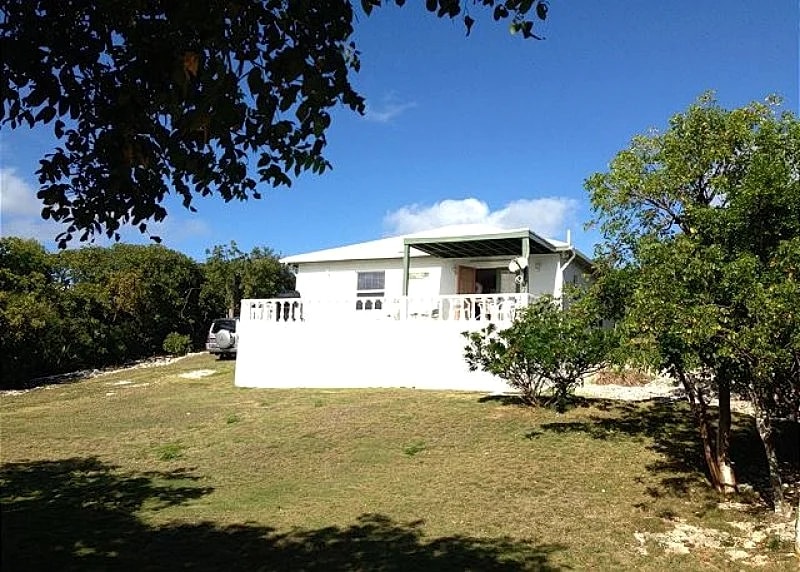Cozy Cottage steps from Rainbow Bay Beach; Tennis Court in Eleuthera, Bahamas — photo 3