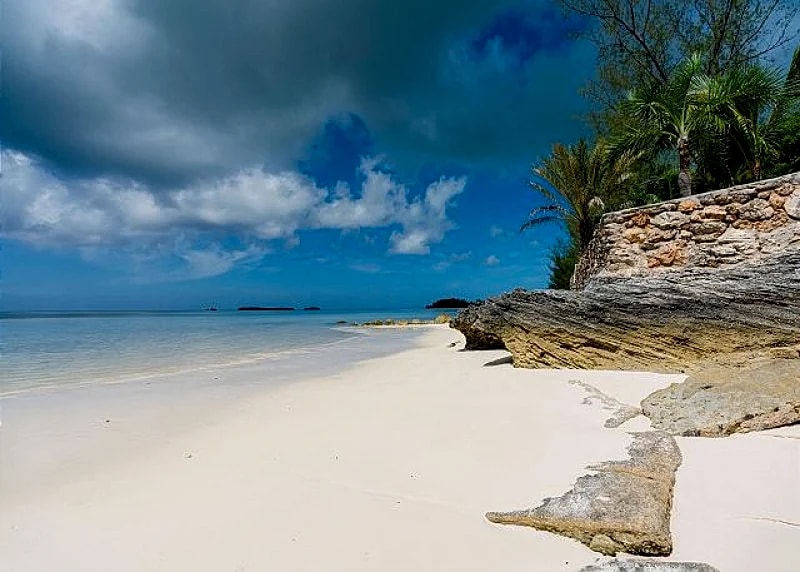 Brand New Beachfront Cottage! 2020 SPECIAL! in Eleuthera, Bahamas — photo 2
