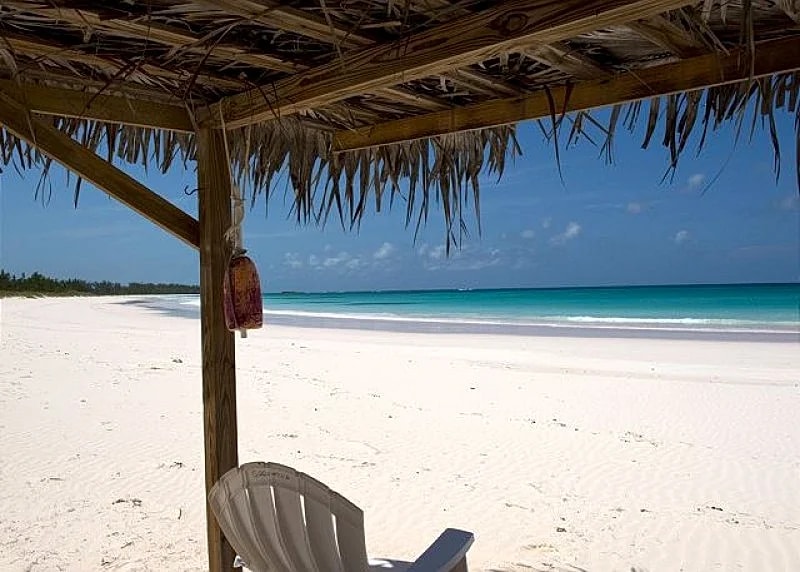 Enchanting Light-Filled Villa Directly on French Leave Beach in Eleuthera, Bahamas — photo 4