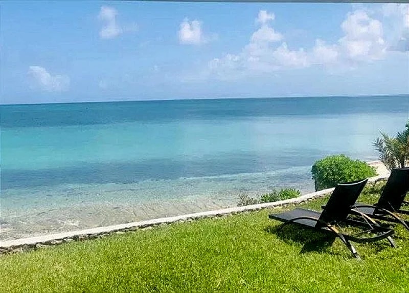 Charming Waterfront Cottage w/ Tropical Garden, Walk to Sandbar Bar and Grill in Eleuthera, Bahamas — photo 5