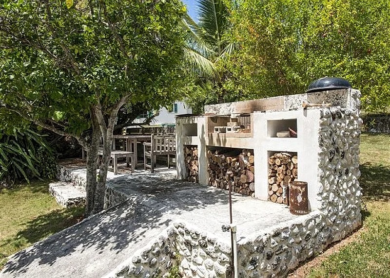 Stylish Cottage w/ Private Pool and Grounds, Walk to Town, Beach in Eleuthera, Bahamas — photo 2