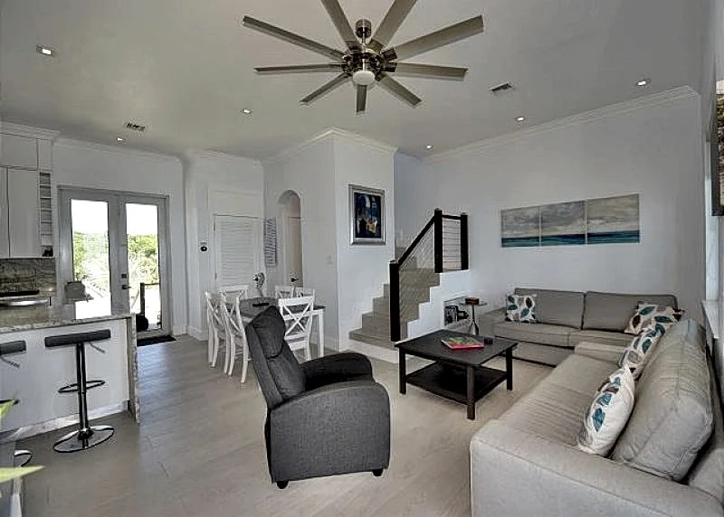 New High-End Oceanfront Home - PRIVATE Pool, Generator, Kayaks, Snorkeling! in Eleuthera, Bahamas — photo 3