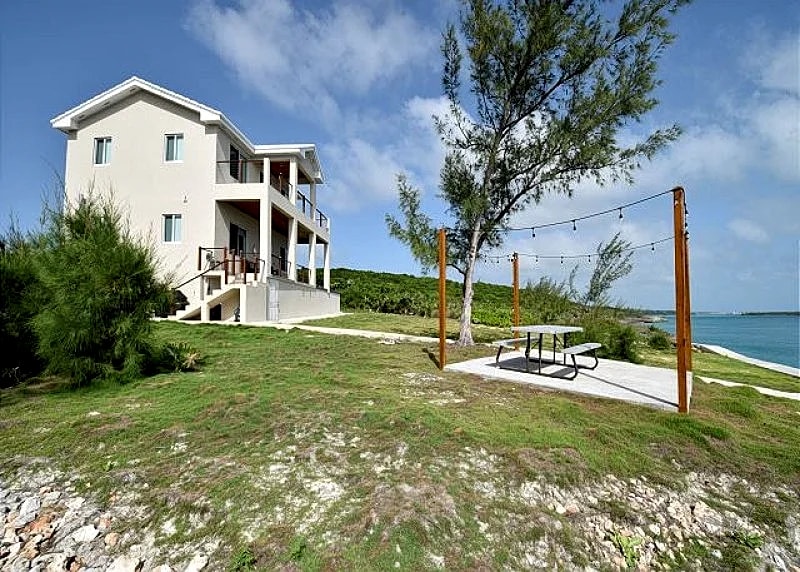 New High-End Oceanfront Home - PRIVATE Pool, Generator, Kayaks, Snorkeling! in Eleuthera, Bahamas — photo 1