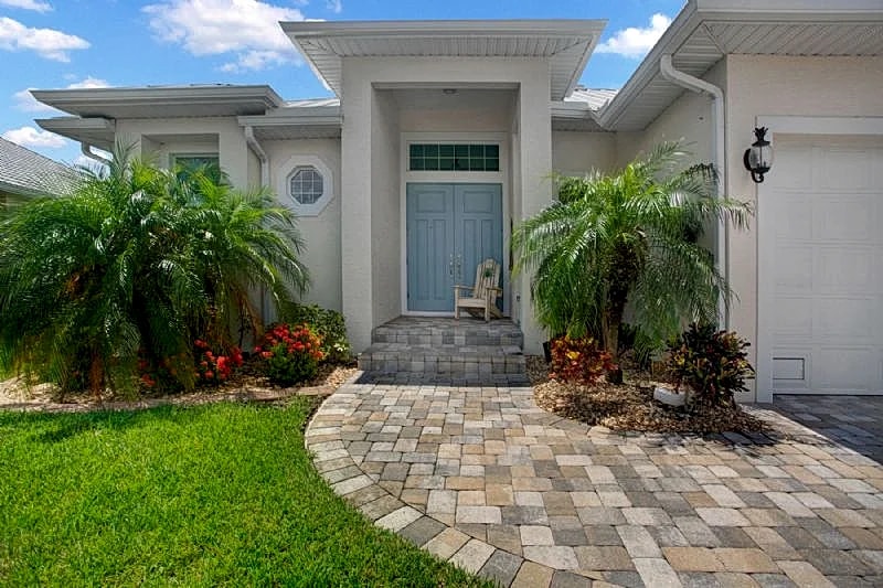 Punta Gorda Isles 3 Bedroom, 2 Bath Canal Home With Boat Dock in Punta Gorda, Florida, United States — photo 1
