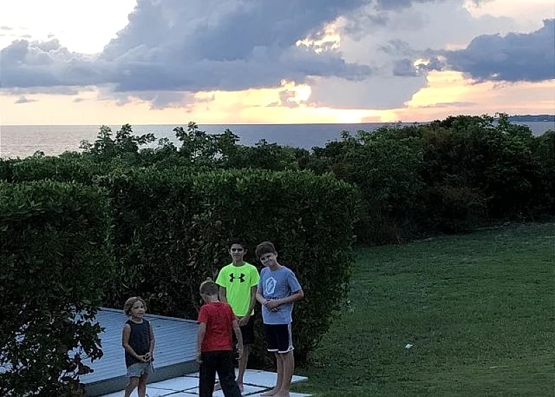 Lux Compound w/2-Ocean View, Pvt Beach, Pool, Boat Dock, Golf Carts, Kayaks in Eleuthera, Bahamas — photo 4