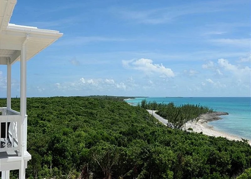 Lux Compound w/2-Ocean View, Pvt Beach, Pool, Boat Dock, Golf Carts, Kayaks in Eleuthera, Bahamas — photo 3