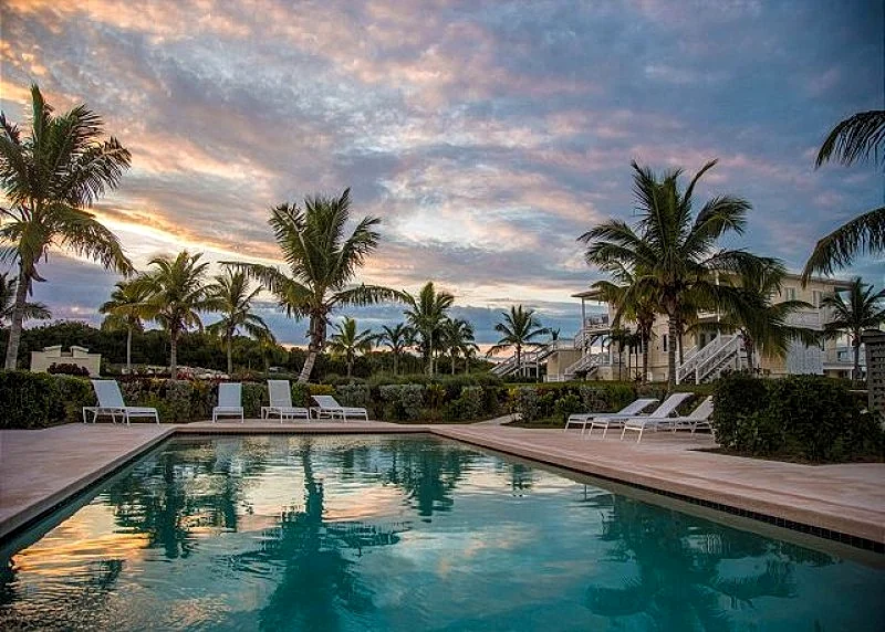 Lux Compound w/2-Ocean View, Priv. Beach, Pool, Boat Dock, Golf Carts, Kayaks