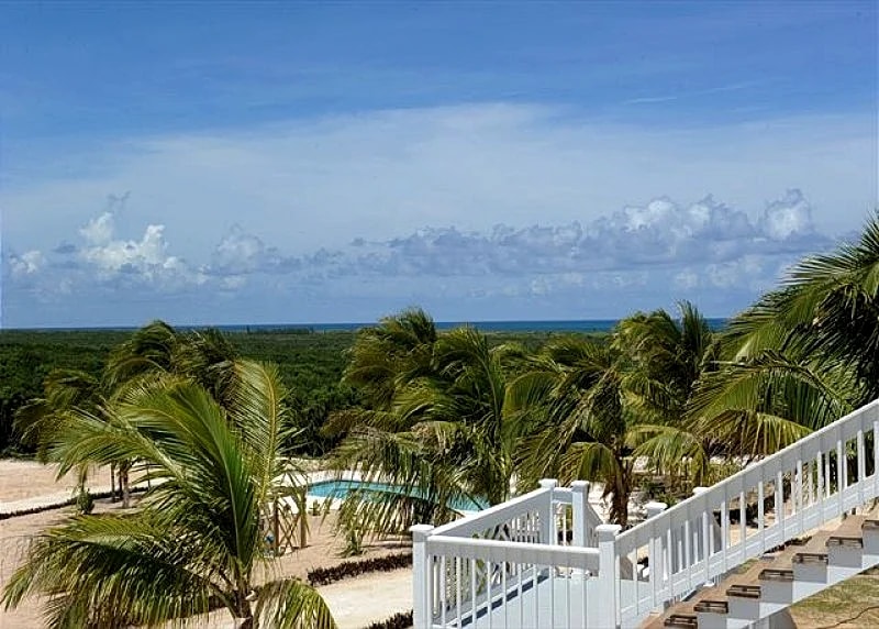 Lux Compound w/2-Ocean View, Priv. Beach, Pool, Boat Dock, Golf Carts, Kayaks in Eleuthera, Bahamas — photo 2