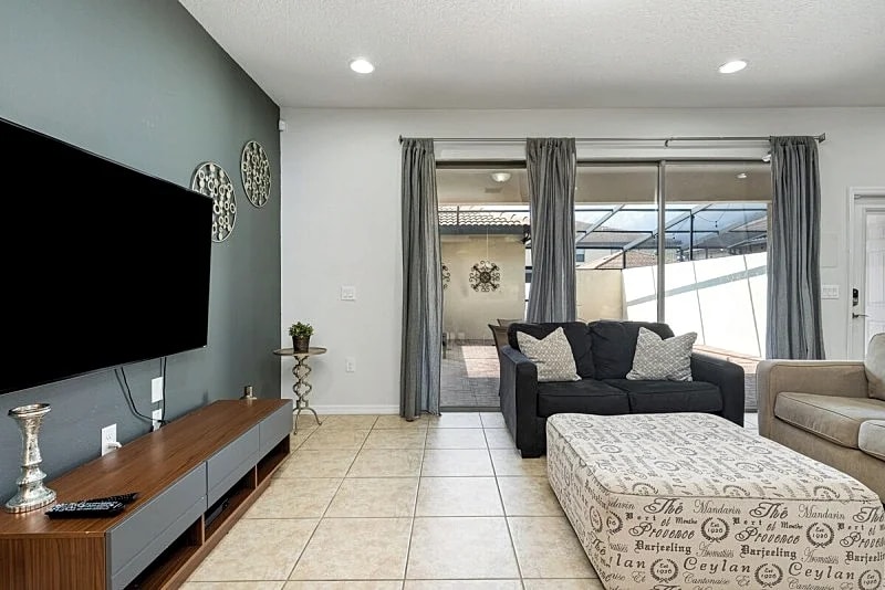 Windsor Peace | Pool Home Near Attractions