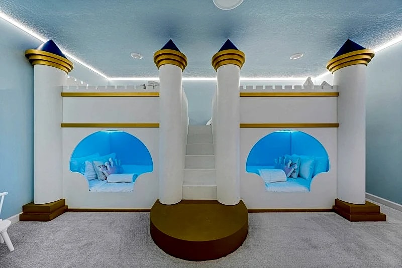Mini Golf, Splash Pad, Indoor Playground, Movie Theatre & Summer Kitchen in Kissimmee, Florida, United States — photo 3