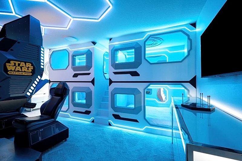 Mini Golf, Splash Pad, Indoor Playground, Movie Theatre & Summer Kitchen in Kissimmee, Florida, United States — photo 4