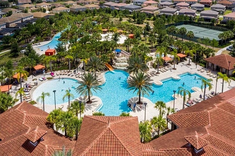Solterra Radiance | 5 bed, 5 bath Townhome | Solterra Resort in Davenport, Florida, United States — photo 2