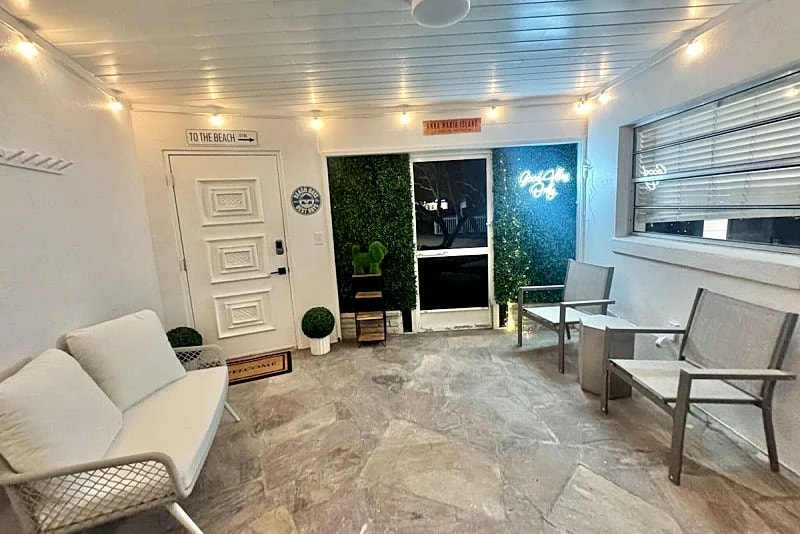Cozy Vacation Rental in a great location in Holmes Beach, Florida, United States — photo 2