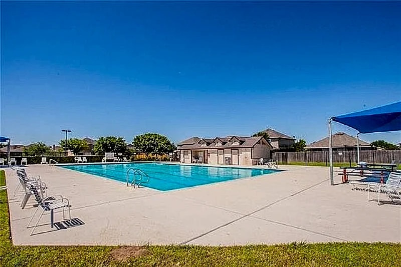 4 Bedrooms 2 Bathrooms House 207 Lucky Clover Ln