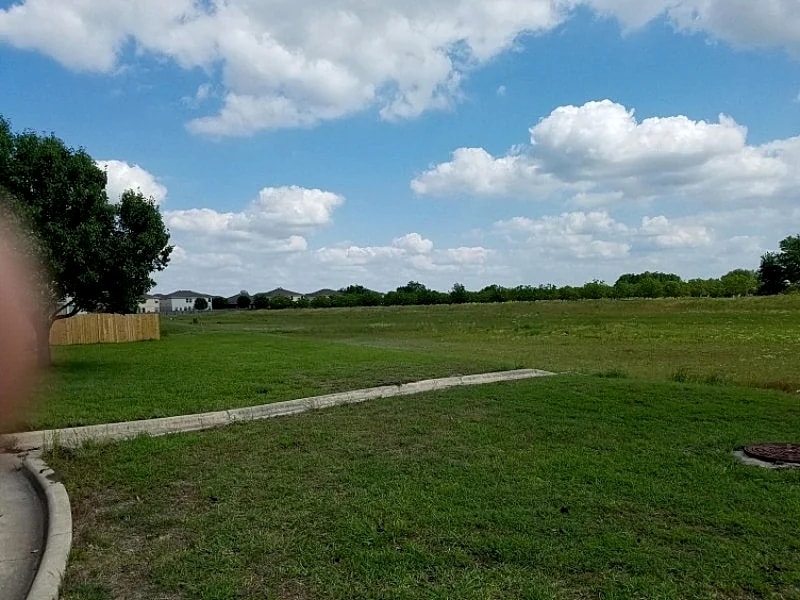 3 Bedrooms 2 Bathrooms House 6007 Lone Star Ct in Hutto, Texas, United States — photo 5