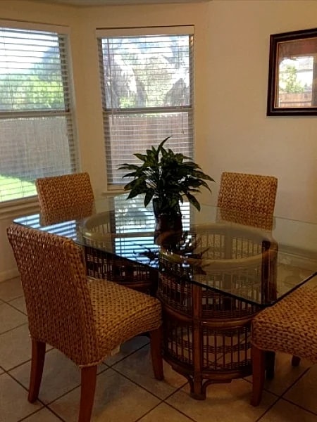 3 Bedrooms 2 Bathrooms House 6007 Lone Star Ct in Hutto, Texas, United States — photo 2