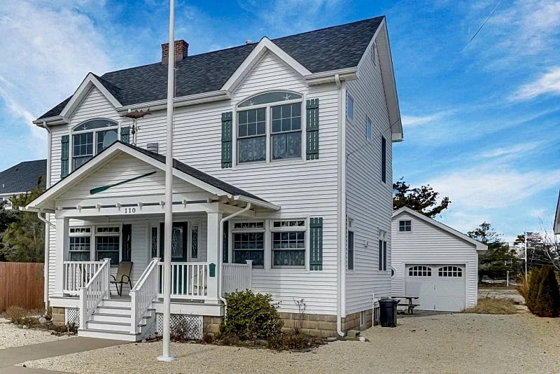 Beautiful three bedroom impeccably appointed, bay side home in Seaside Park, New Jersey, United States — photo 3