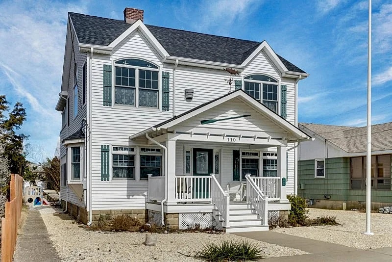 Beautiful three bedroom impeccably appointed, bay side home