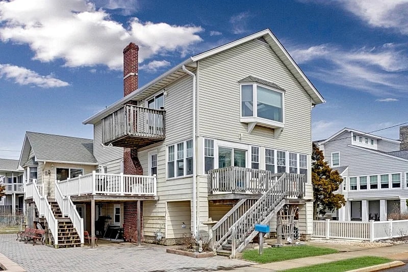 Enjoy magnificent sunsets and panoramic bay views from this unique shore home in Seaside Park, New Jersey, United States — photo 2