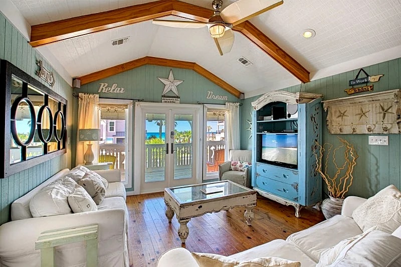 Beach 98 – 7 Bedroom Home Vacation Rental in Miramar Beach & Destin, FL in Miramar Beach, Florida, United States — photo 5
