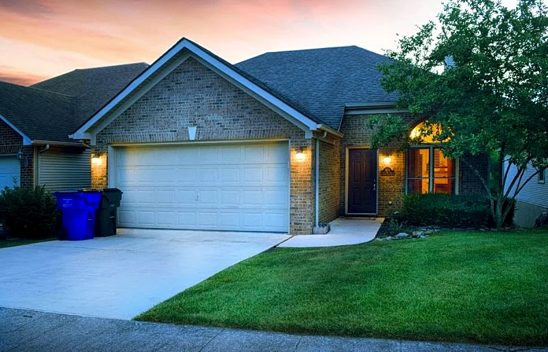 3 Bdr/3 Bath House in Andover Convenient to All of Lexington in Lexington, Kentucky, United States — photo 2