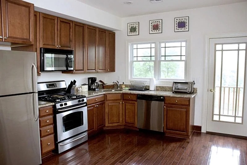Four Seasons Condo Perched on Slope of Hunter Mountain in Hunter, New York, United States — photo 4