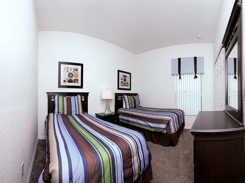 4 Bed 2 Bath Villa with Pool and Conservation View in Kissimmee, Florida, United States — photo 2
