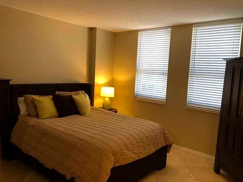 Oceanfront Comfort at Unit 308: Beachfront Condo in Hallandale Beach in Hallandale Beach, Florida, United States — photo 3