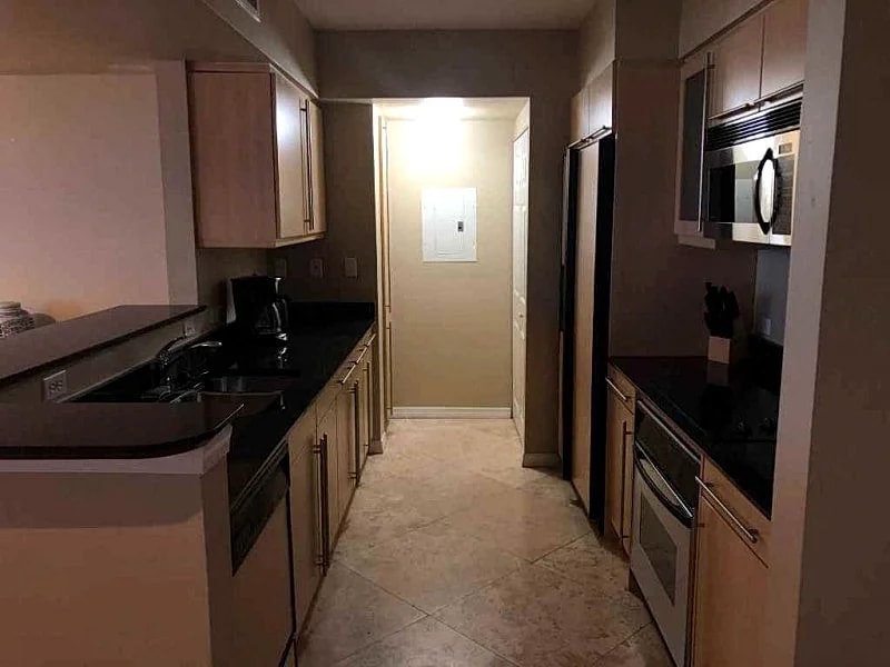 Oceanfront Comfort at Unit 308: Beachfront Condo in Hallandale Beach in Hallandale Beach, Florida, United States — photo 4