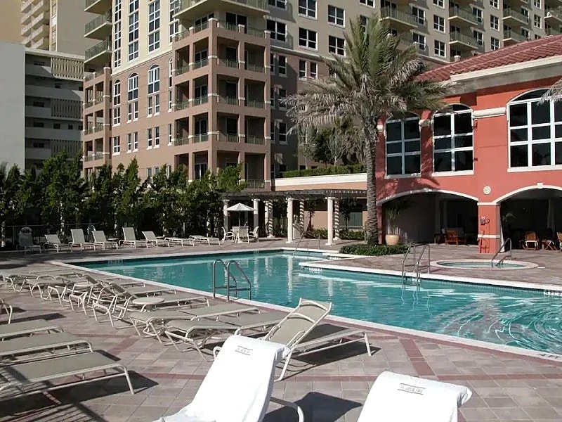 Luxurious Condo on the Beach at 2080 Building, Hallandale: Oceanfront Living
