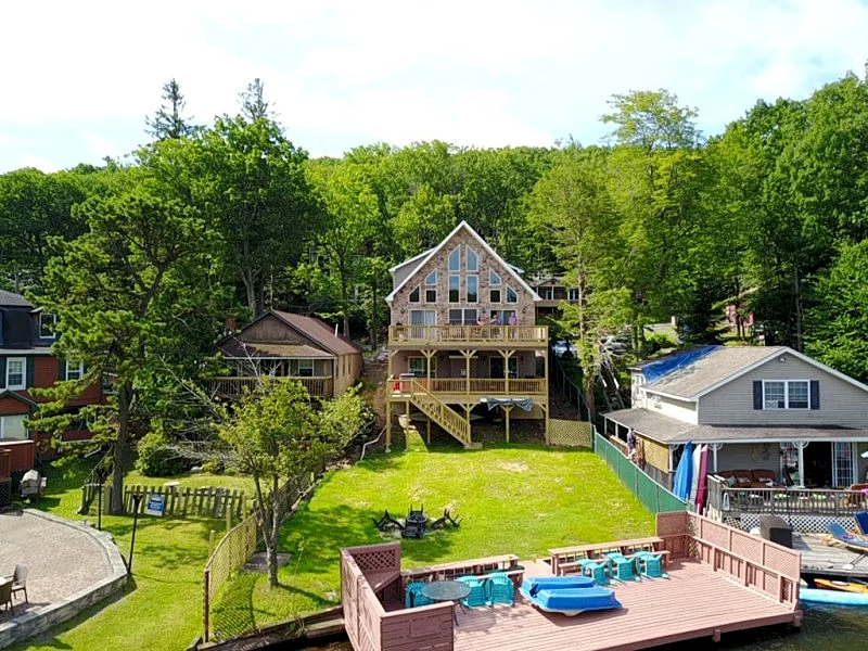 Lakefront Property Private 37 Ft Dock Fire Pit Steps To Bars/Rest. WIFI BBQ